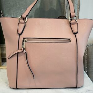 Women’s Vegan Leather Large Shoulder Bag. Pink. Great condition.  👛